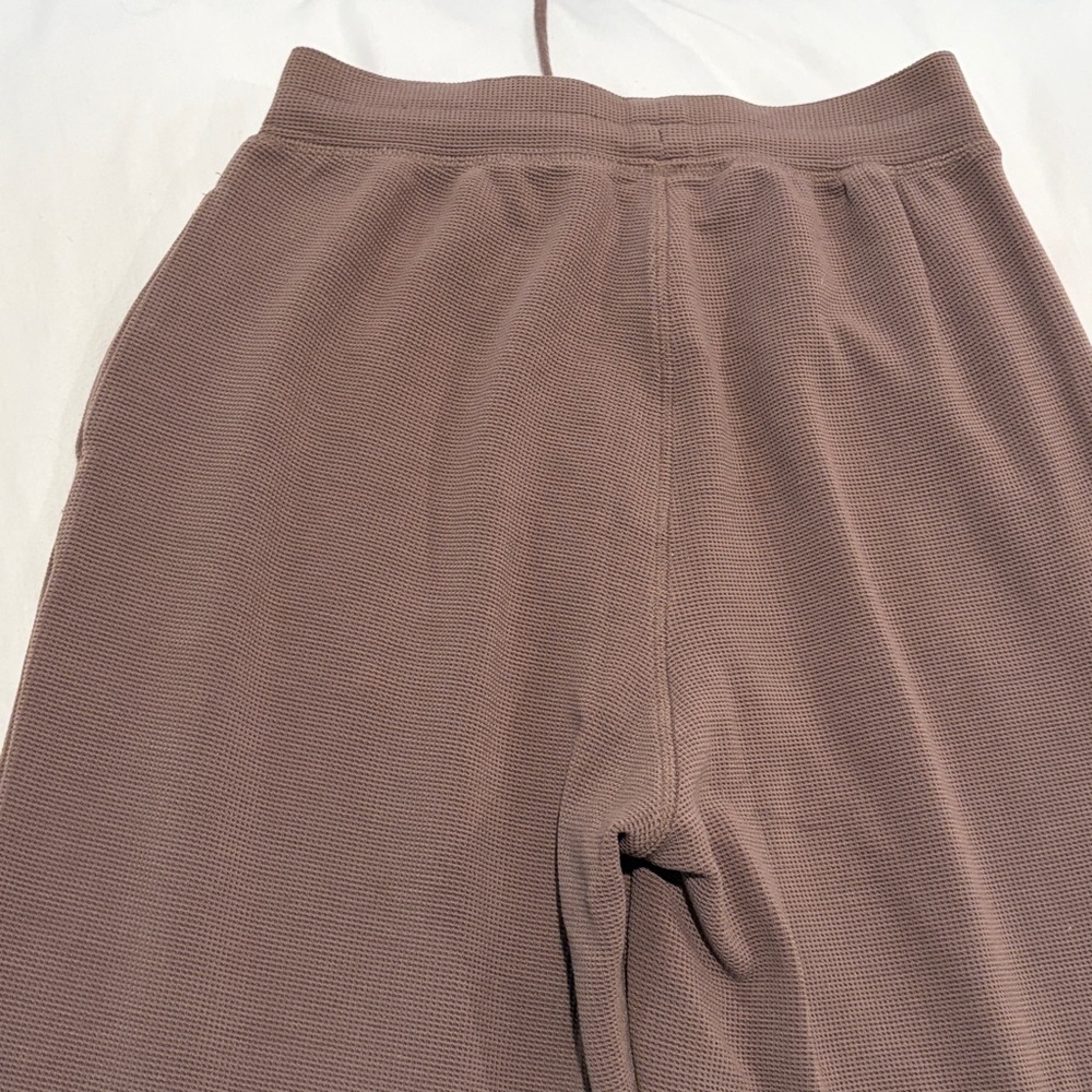 ALO Yoga Micro Waffle High Waist Pleasant Wide Leg Pant Hot Cocoa - Picture 6 of 7
